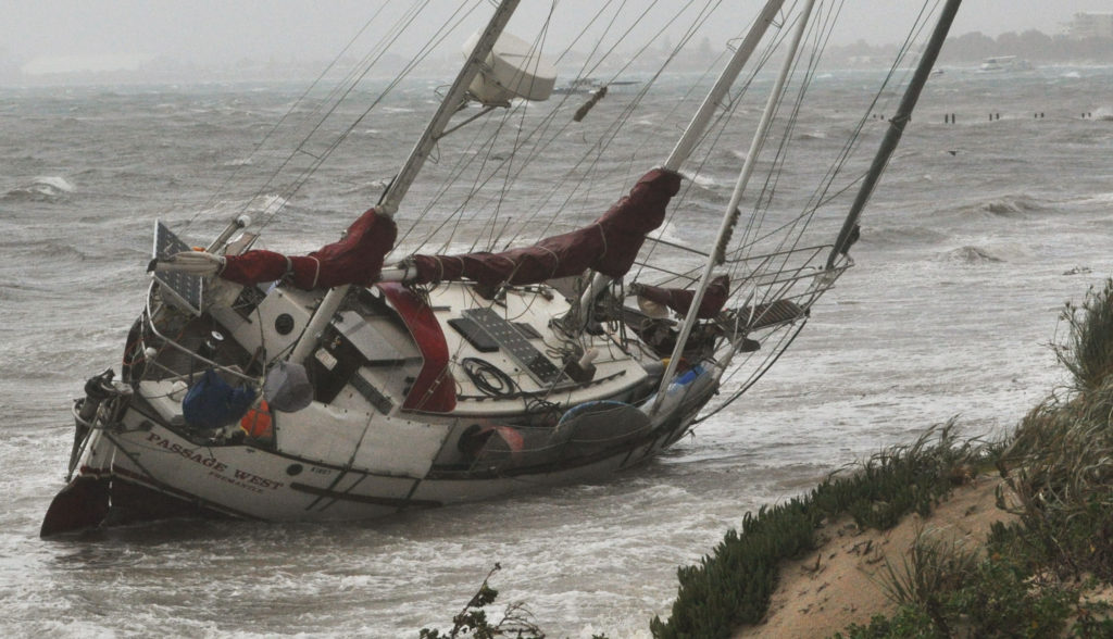 yacht aground after anchor dragged